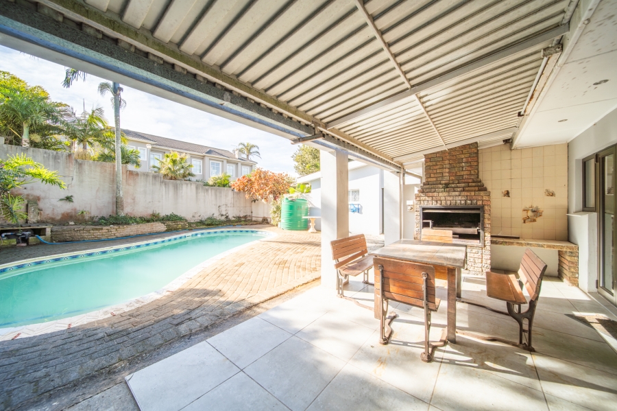 4 Bedroom Property for Sale in Bonza Bay Eastern Cape